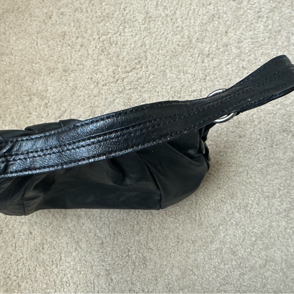 Simply Vera Vera Wang Black Leather Shoulder Bag Purse - Picture 9 of 12